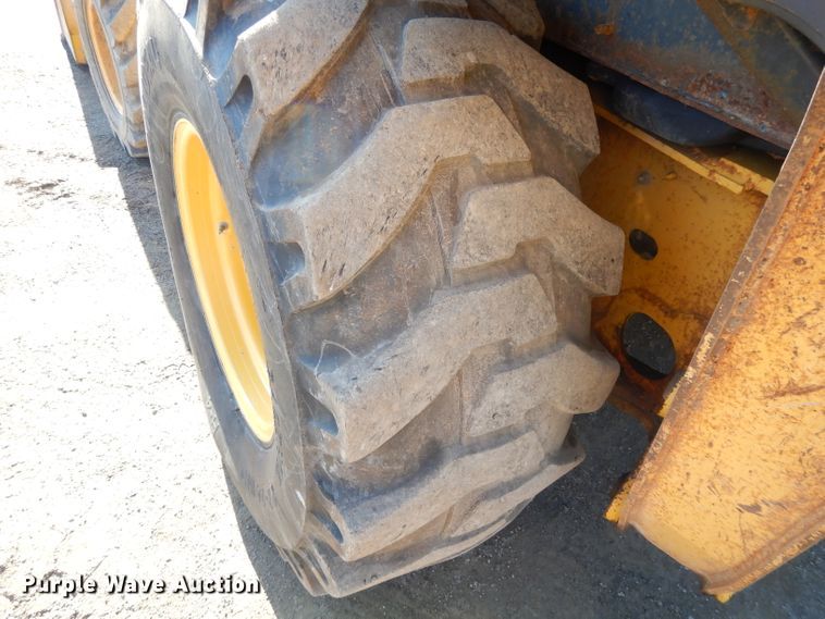 image for item DL2691 2005 John Deere 410G  backhoe