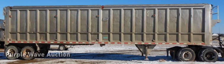 image for item FR9770 2004 East walking floor trailer