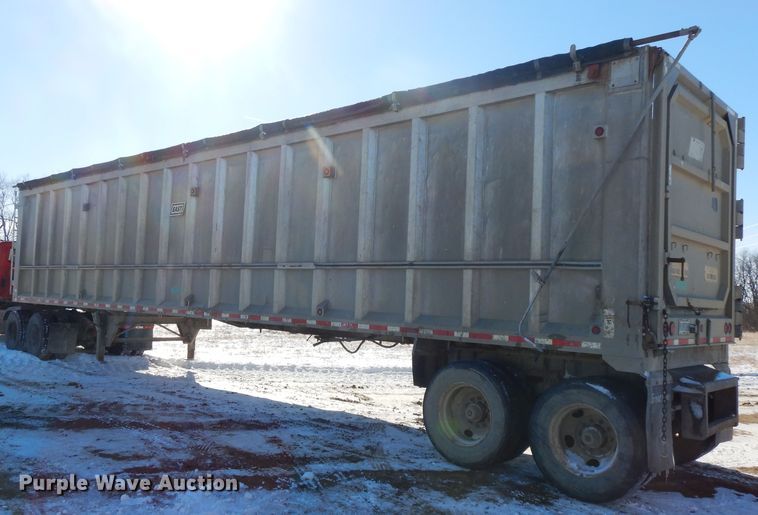 image for item FR9770 2004 East walking floor trailer