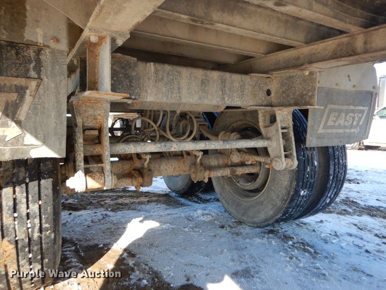 image for item FR9770 2004 East walking floor trailer