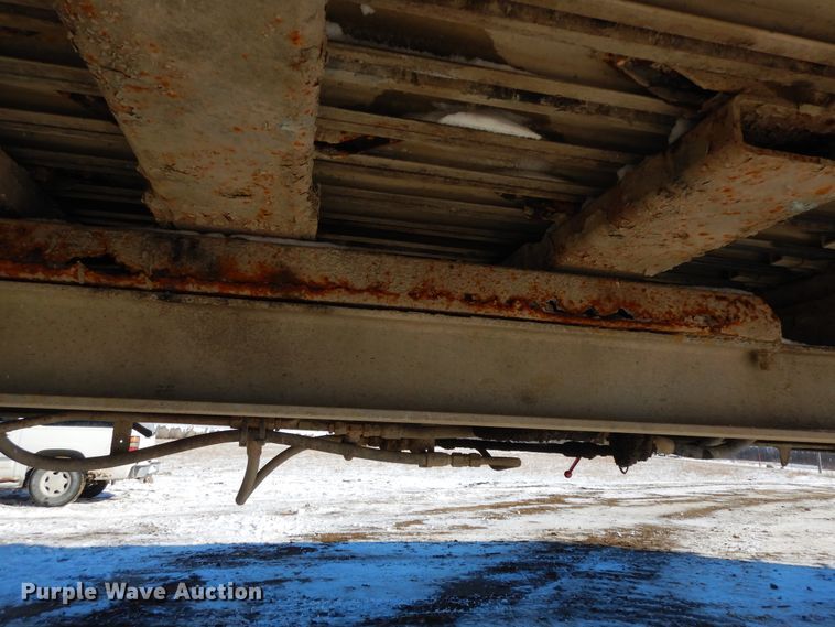 image for item FR9770 2004 East walking floor trailer