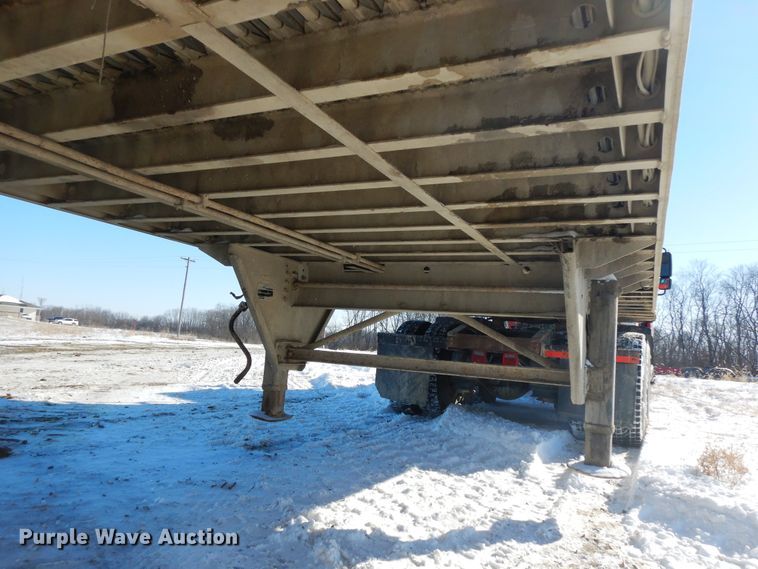 image for item FR9770 2004 East walking floor trailer