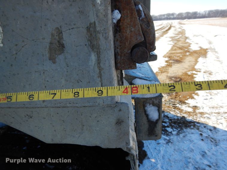 image for item FR9770 2004 East walking floor trailer