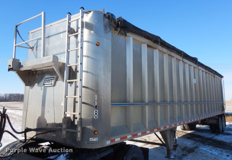image for item FR9771 2016 East walking floor trailer