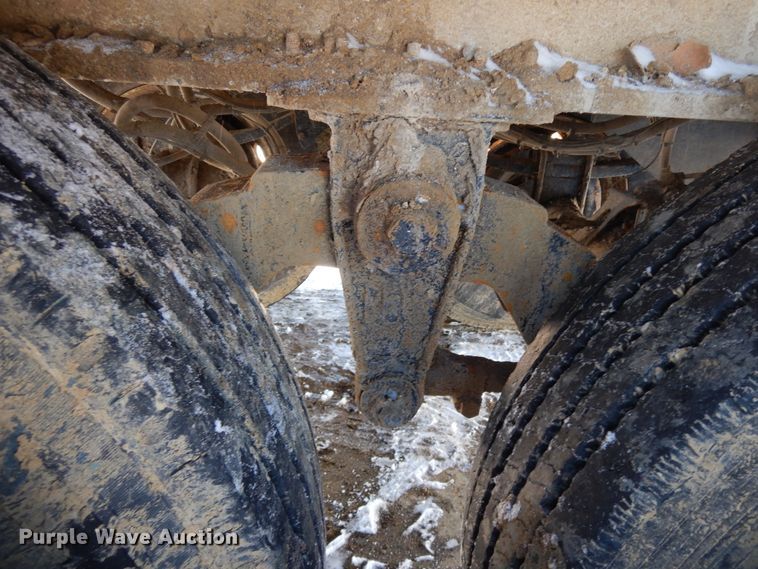 image for item FR9771 2016 East walking floor trailer