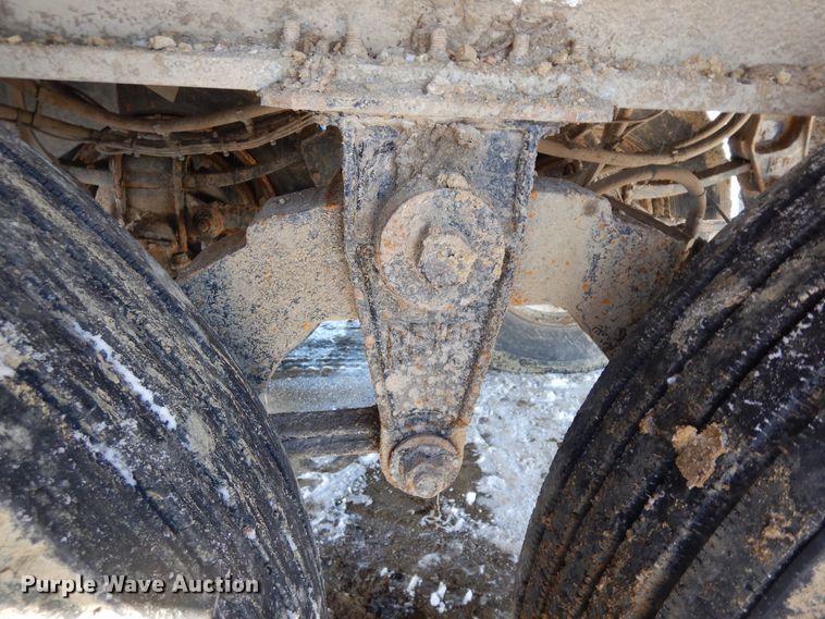 image for item FR9771 2016 East walking floor trailer