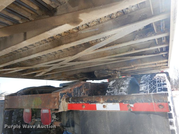 image for item FR9771 2016 East walking floor trailer