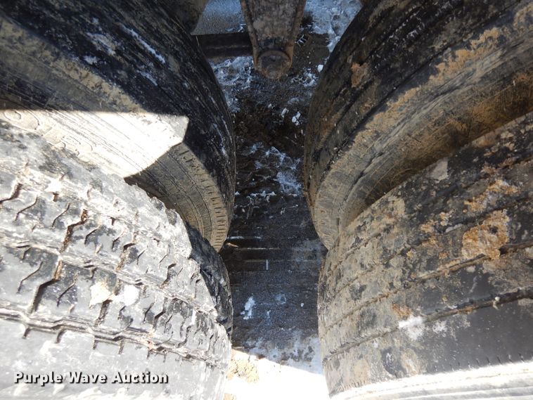 image for item FR9771 2016 East walking floor trailer