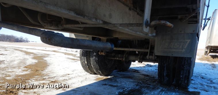 image for item FR9772 2016 East walking floor trailer