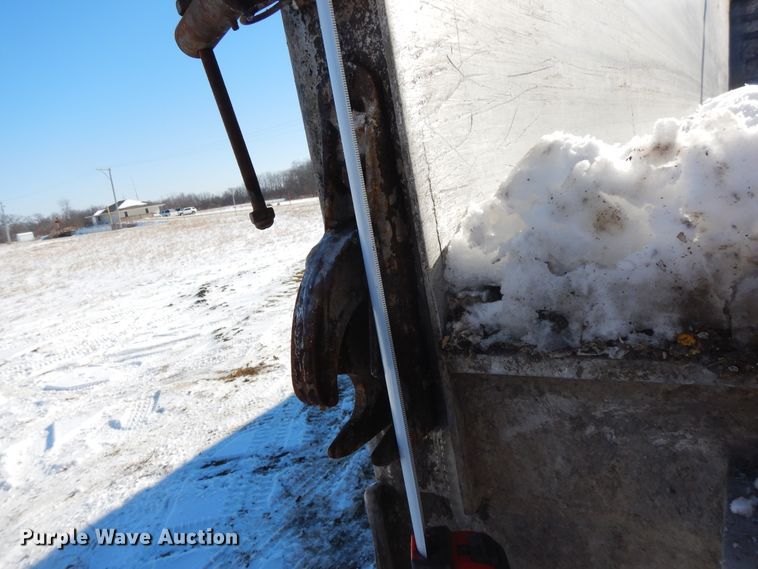 image for item FR9772 2016 East walking floor trailer