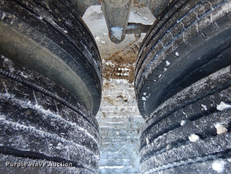 image for item FR9772 2016 East walking floor trailer