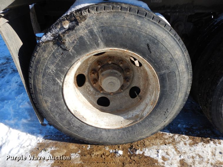 image for item FR9772 2016 East walking floor trailer