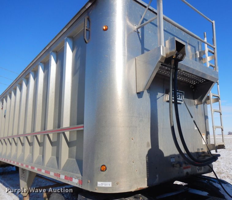 image for item FR9773 2012 East walking floor trailer