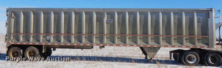image for item FR9773 2012 East walking floor trailer
