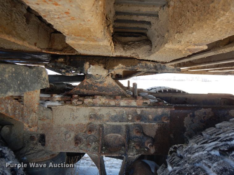 image for item FR9773 2012 East walking floor trailer