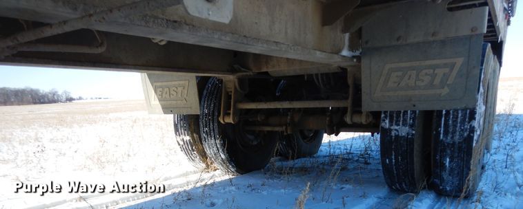 image for item FR9773 2012 East walking floor trailer