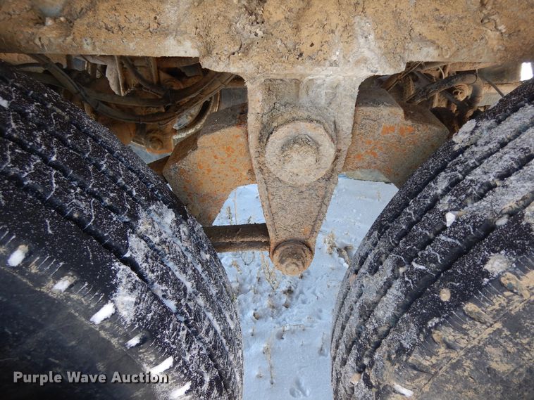 image for item FR9773 2012 East walking floor trailer