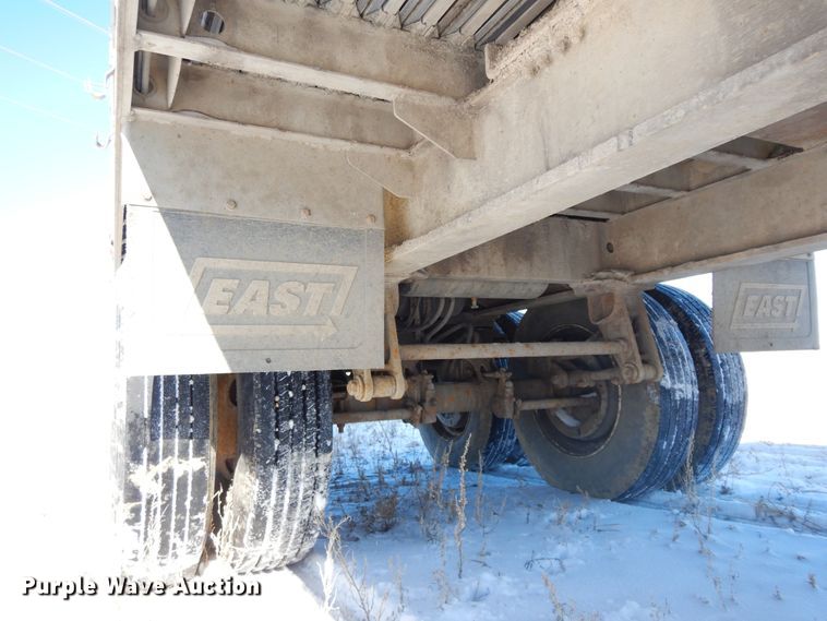 image for item FR9773 2012 East walking floor trailer