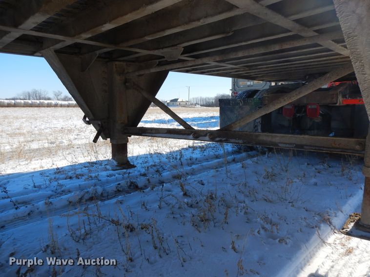 image for item FR9773 2012 East walking floor trailer