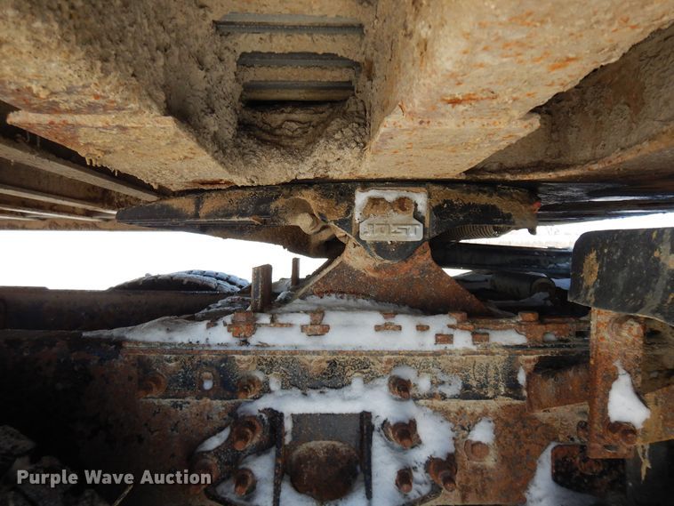 image for item FR9773 2012 East walking floor trailer