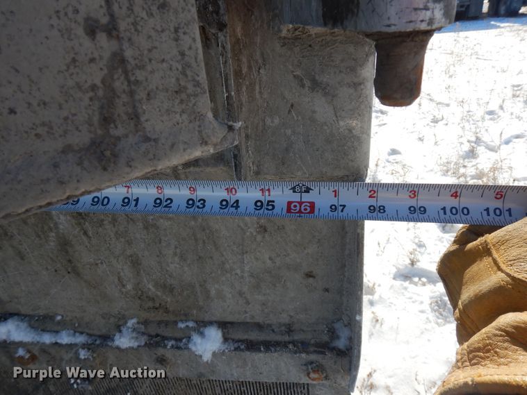 image for item FR9773 2012 East walking floor trailer