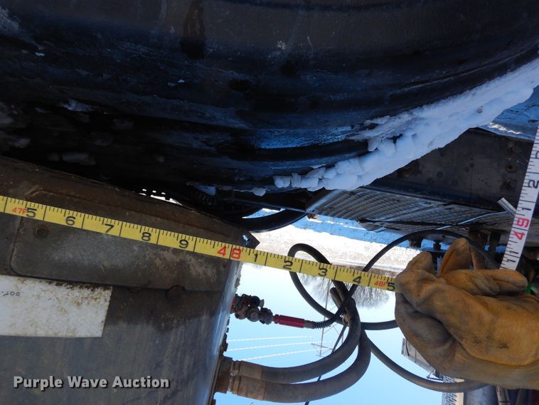 image for item FR9773 2012 East walking floor trailer