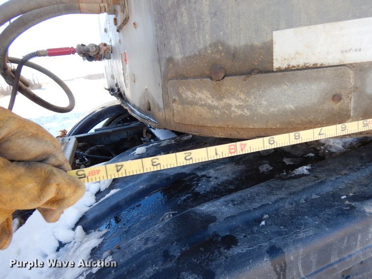 image for item FR9773 2012 East walking floor trailer