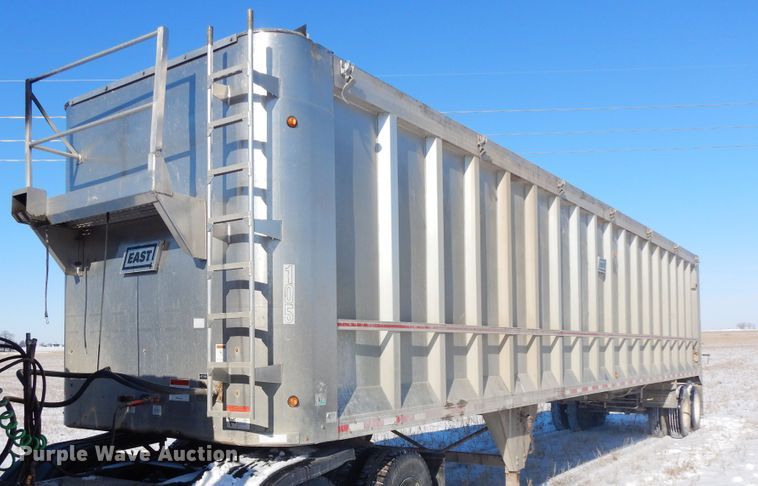 image for item FR9774 2011 East walking floor trailer