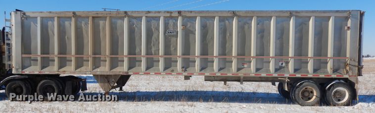 image for item FR9774 2011 East walking floor trailer