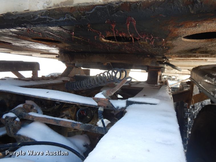 image for item FR9774 2011 East walking floor trailer