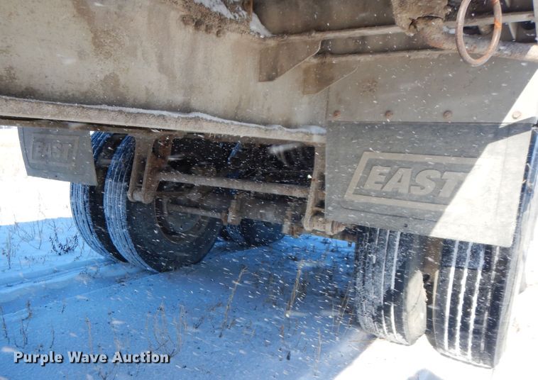 image for item FR9774 2011 East walking floor trailer