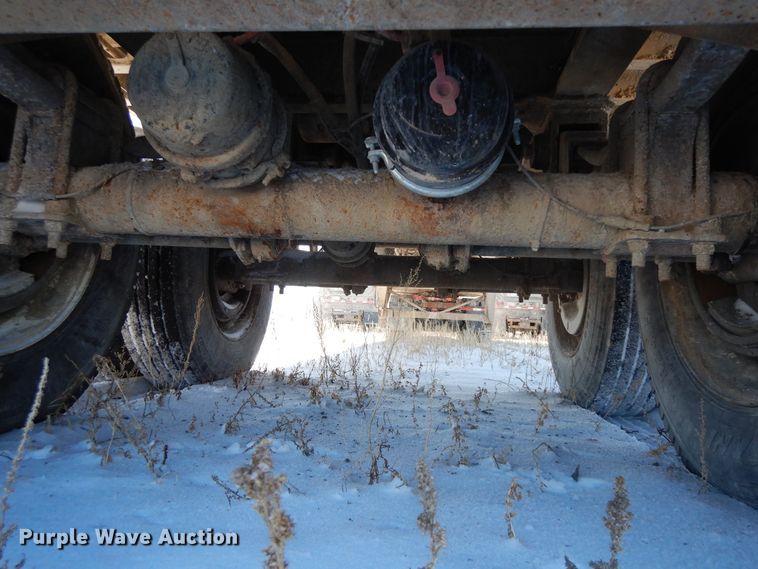 image for item FR9774 2011 East walking floor trailer