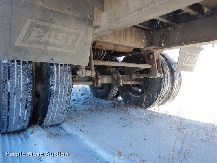 image for item FR9774 2011 East walking floor trailer