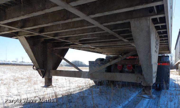 image for item FR9774 2011 East walking floor trailer