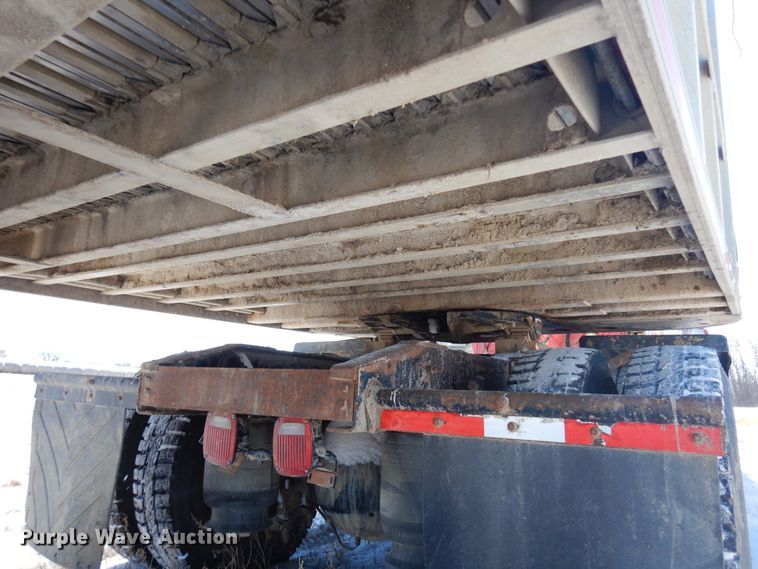 image for item FR9774 2011 East walking floor trailer