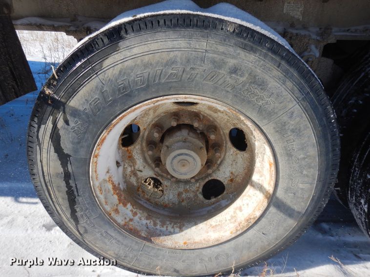 image for item FR9774 2011 East walking floor trailer