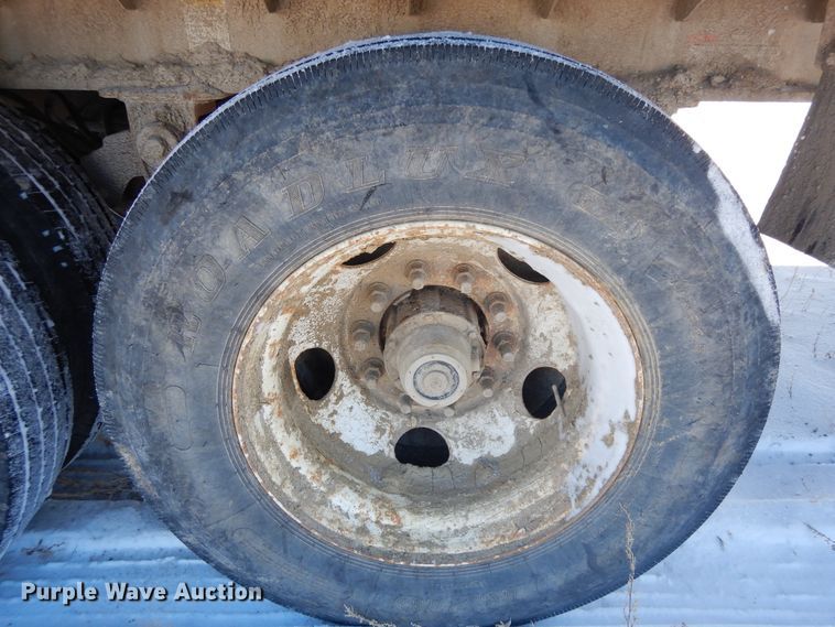 image for item FR9774 2011 East walking floor trailer