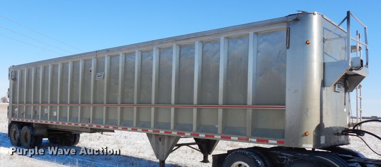 image for item FR9775 2011 East walking floor trailer