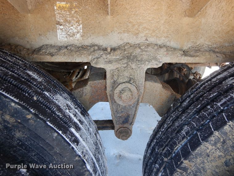 image for item FR9775 2011 East walking floor trailer