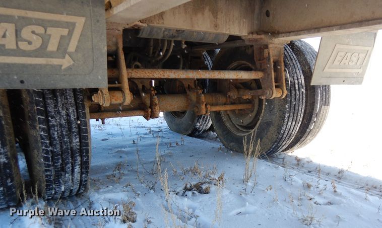 image for item FR9775 2011 East walking floor trailer