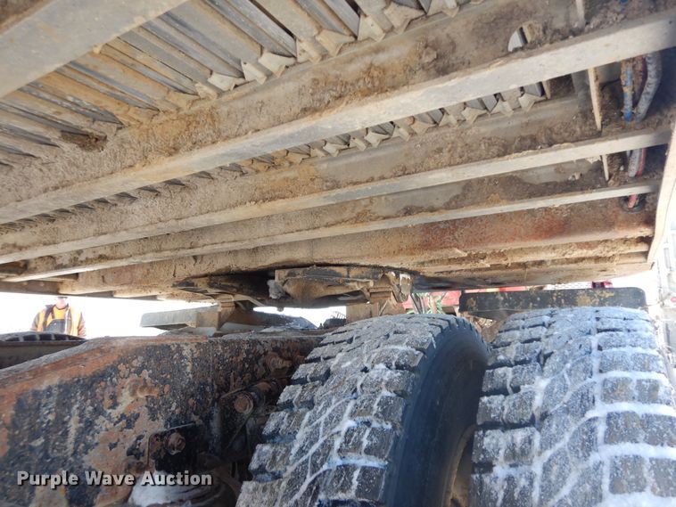 image for item FR9775 2011 East walking floor trailer