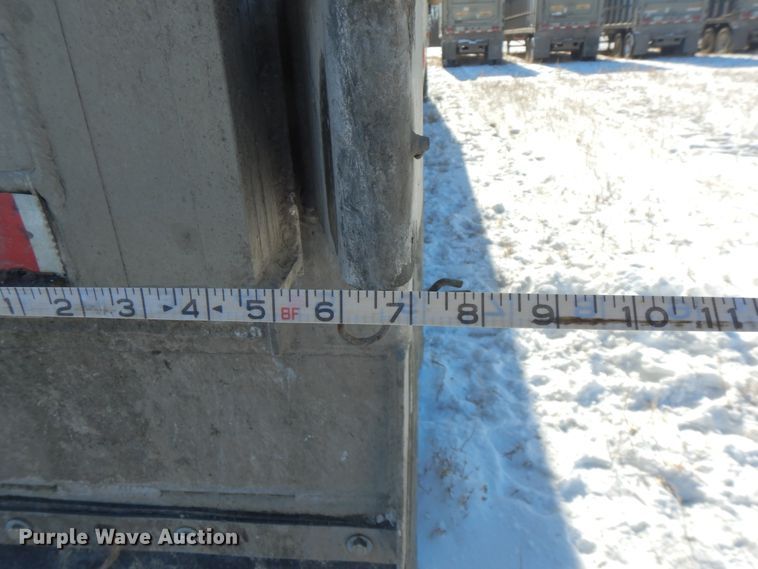 image for item FR9775 2011 East walking floor trailer