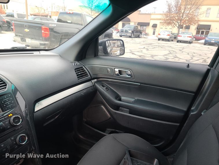 image for item FW9622 2016 Ford Explorer Police  SUV