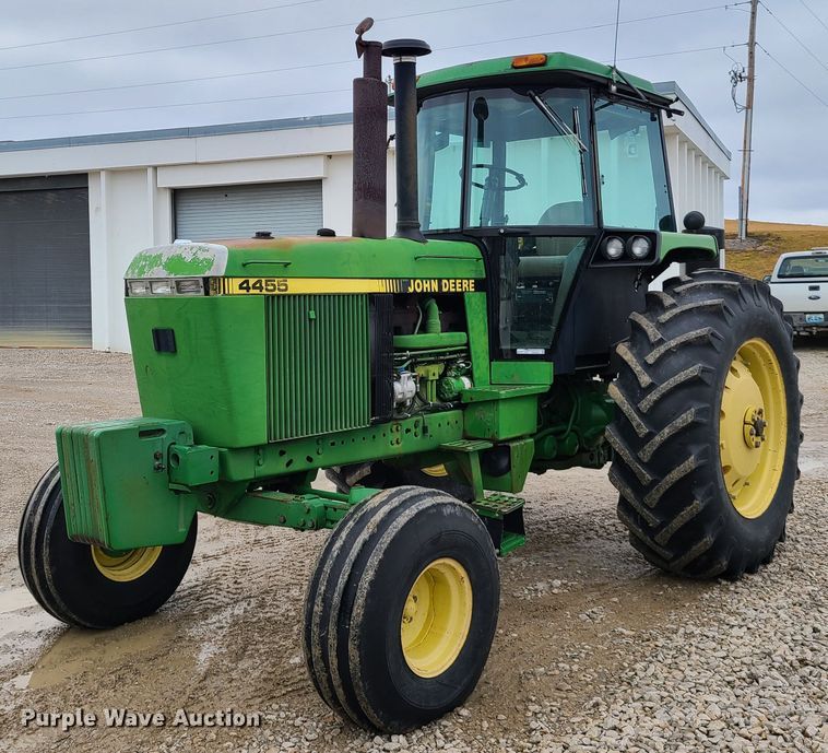 image for item FW9668 1992 John Deere 4455  tractor