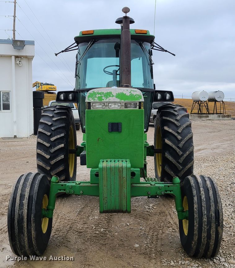 image for item FW9668 1992 John Deere 4455  tractor