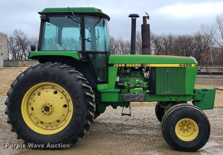 image for item FW9668 1992 John Deere 4455  tractor