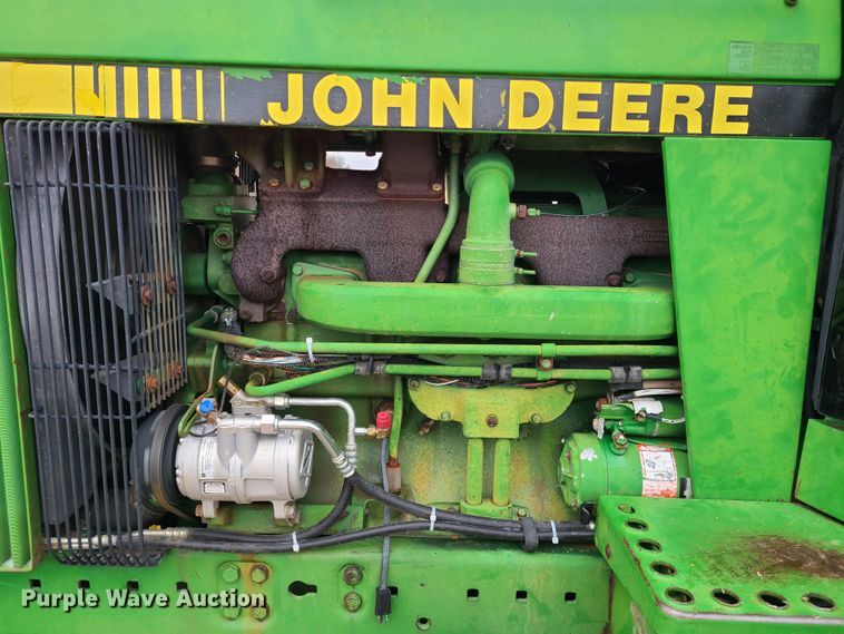 image for item FW9668 1992 John Deere 4455  tractor