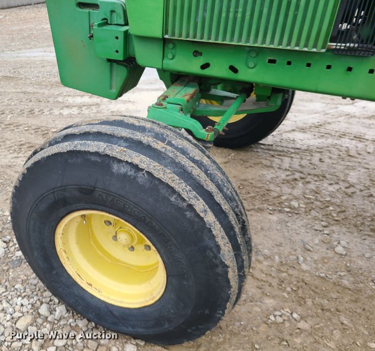 image for item FW9668 1992 John Deere 4455  tractor