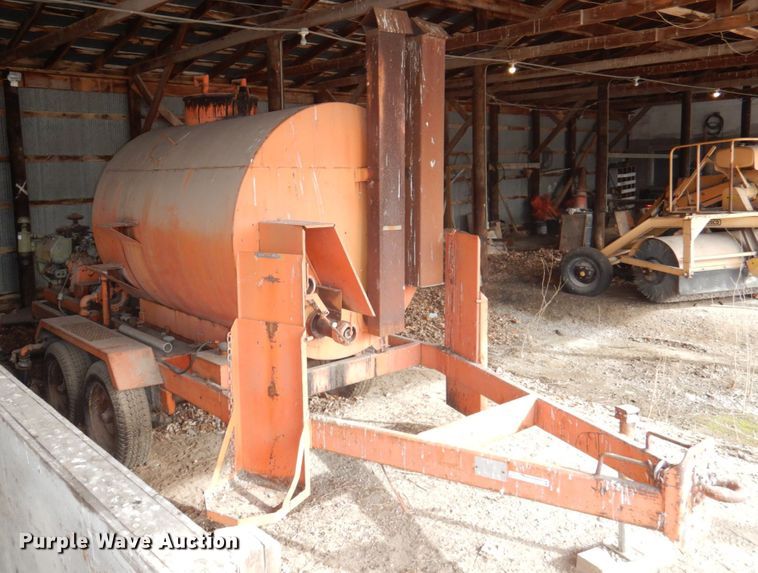 image for item GG9281 Oil distributor trailer