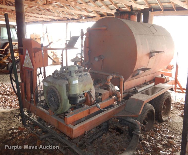 image for item GG9281 Oil distributor trailer